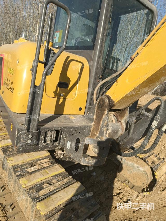 大臂根部?斜（工作和回轉(zhuǎn)裝置）