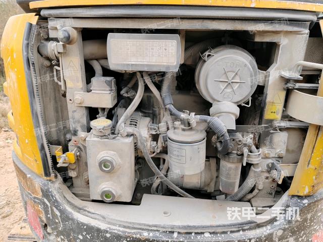 發(fā)動(dòng)機(jī)室（上車部件）