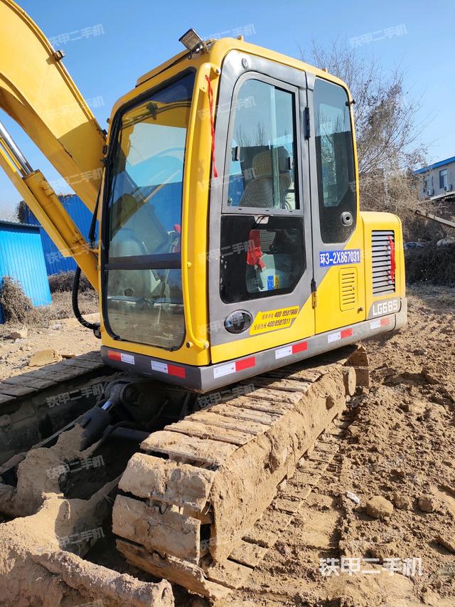 駕駛室整體（整機外觀）