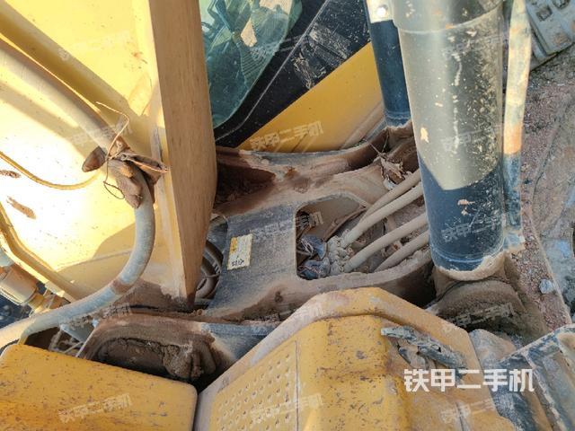 大臂根部?斜視(工作和回轉(zhuǎn)裝置) 大臂根部?斜視(工作和回轉(zhuǎn)裝置)