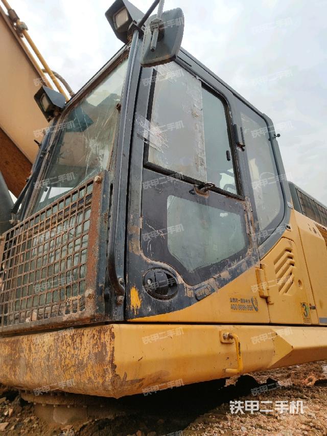 驾驶室左前45度(驾驶室部分) 驾驶室左前45度(驾驶室部分)