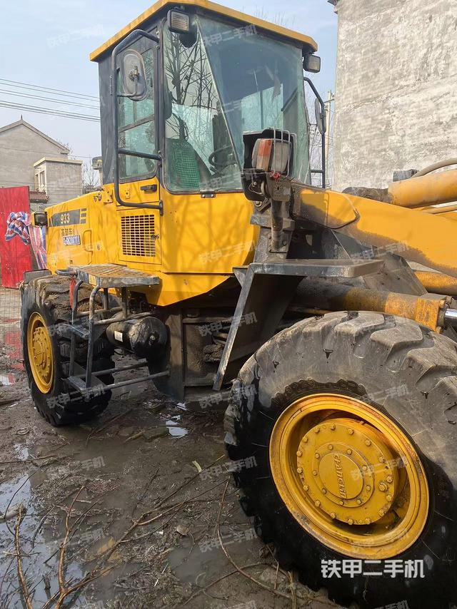 發(fā)動機(jī)右側(cè)（整機(jī)外觀及大件）