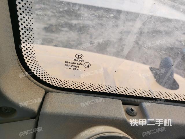 后窗玻璃角標(biāo)(駕駛室部分) 后窗玻璃角標(biāo)(駕駛室部分)