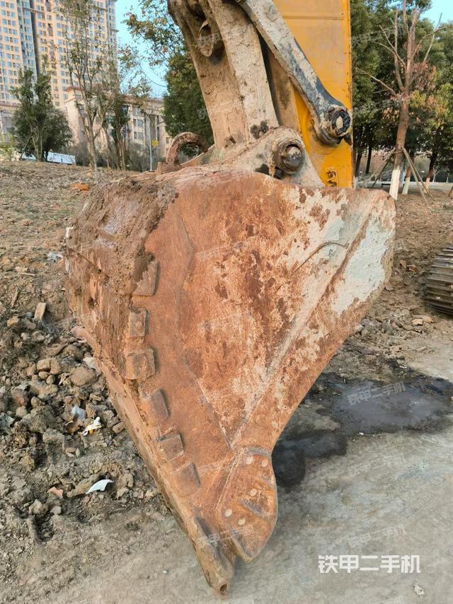 鏟斗右后整體（工作和回轉(zhuǎn)裝置）