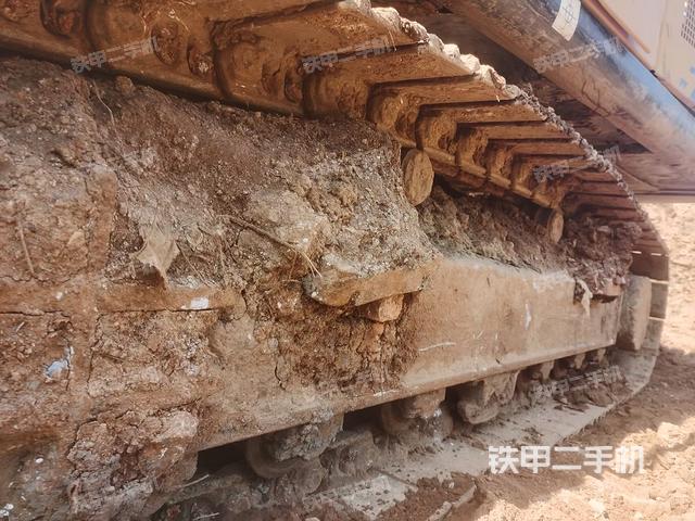 左側(cè)履帶整體?(行走機(jī)構(gòu)) 左側(cè)履帶整體?(行走機(jī)構(gòu))