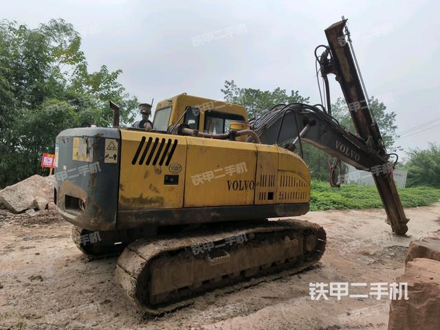 右后45(整機(jī)外觀) 右后45(整機(jī)外觀)