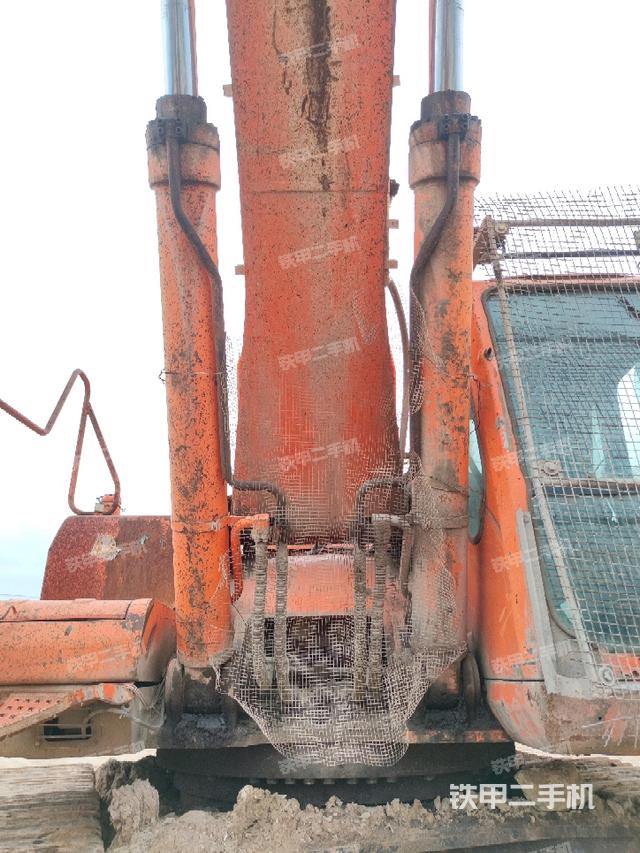 大臂油缸整體?豎拍（工作和回轉(zhuǎn)裝置）