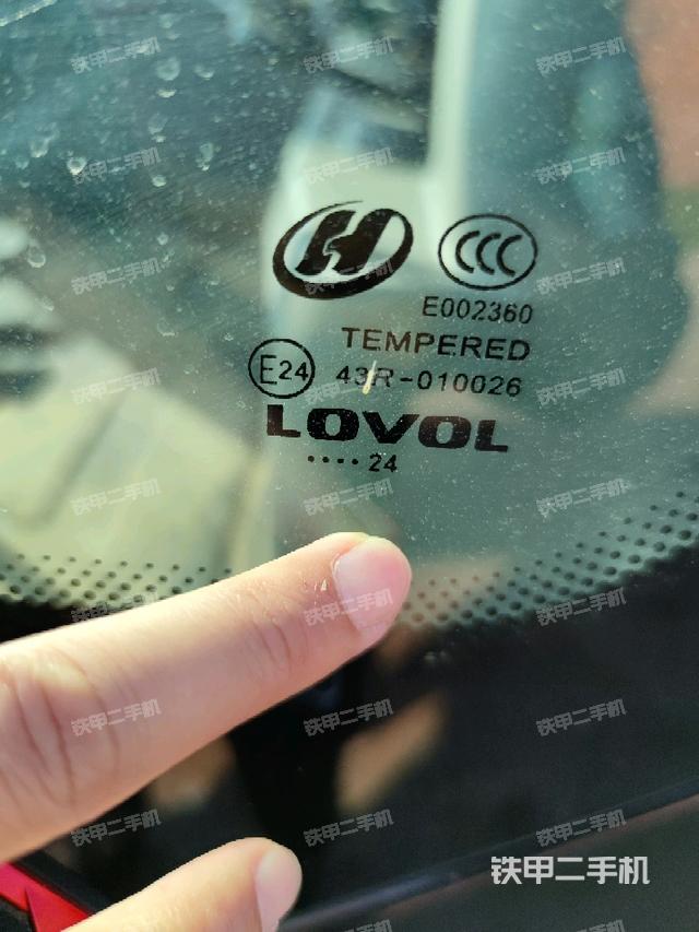 后窗玻璃角標(biāo)(駕駛室部分) 后窗玻璃角標(biāo)(駕駛室部分)