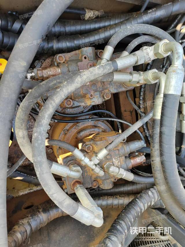 回轉(zhuǎn)馬達（上車部件）