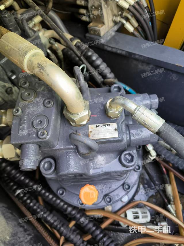 回轉(zhuǎn)馬達(dá)（上車部件）