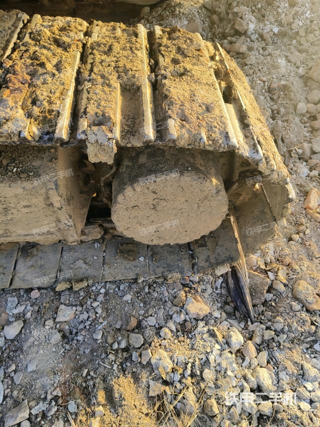 左驅(qū)動輪（行走機(jī)構(gòu)）