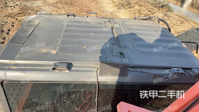 驾驶室顶部（整机外观）