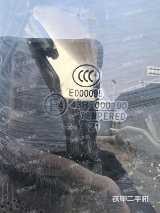 后窗玻璃角標(biāo)(駕駛室部分) 后窗玻璃角標(biāo)(駕駛室部分)