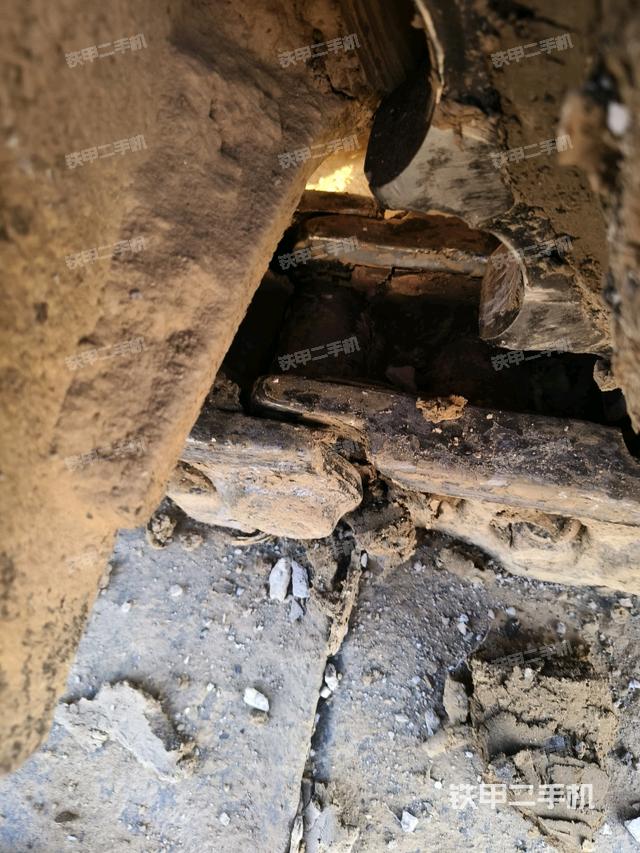 右側(cè)履帶整體（行走機(jī)構(gòu)）