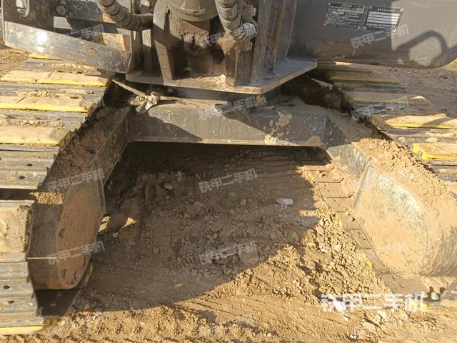 轉(zhuǎn)盤和下車架正前（工作和回轉(zhuǎn)裝置）