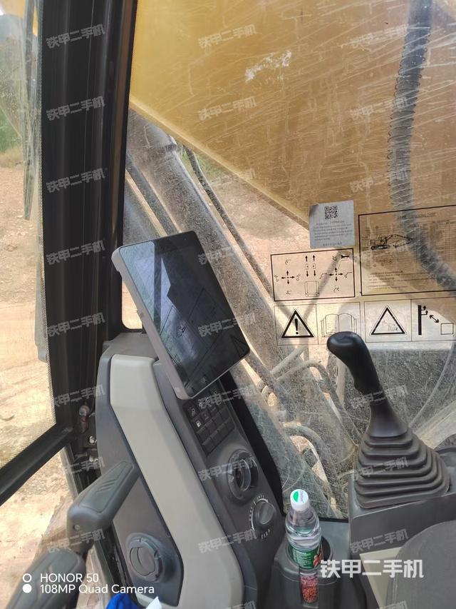 驾驶室整体（整机外观）