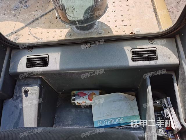 座椅后部(駕駛室部分) 座椅后部(駕駛室部分)