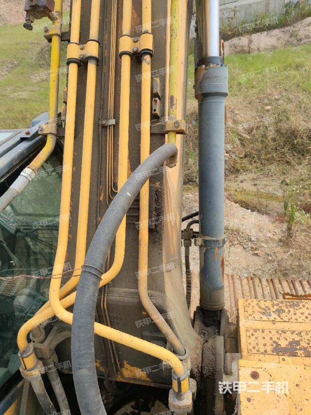 大臂背部俯視（工作和回轉(zhuǎn)裝置）