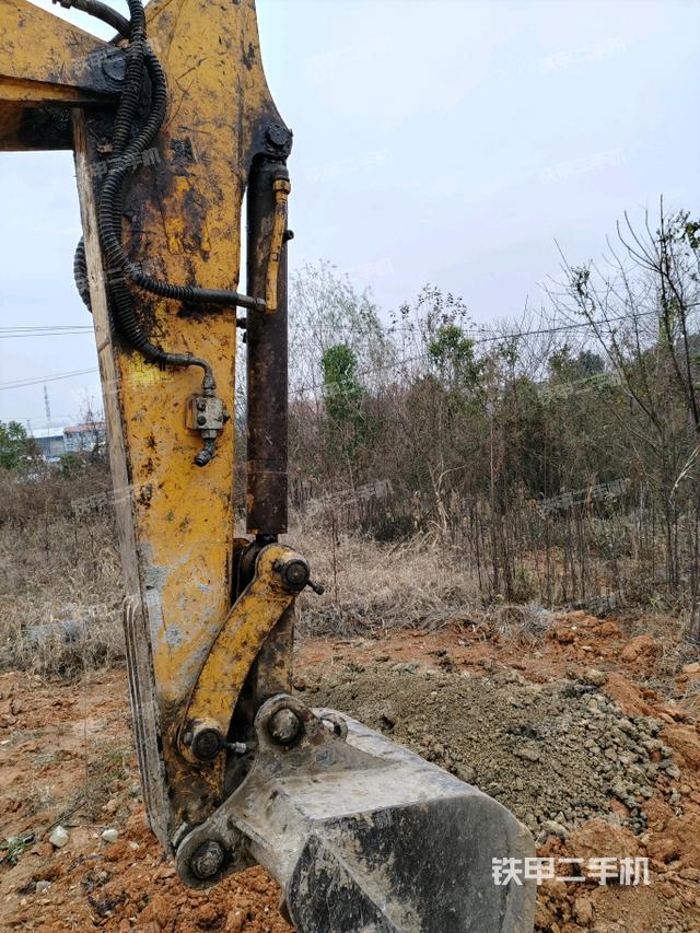 小臂整體左后(工作和回轉裝置) 小臂整體左后(工作和回轉裝置)