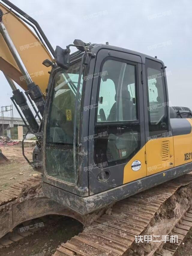 駕駛室左前45度（駕駛室部分）