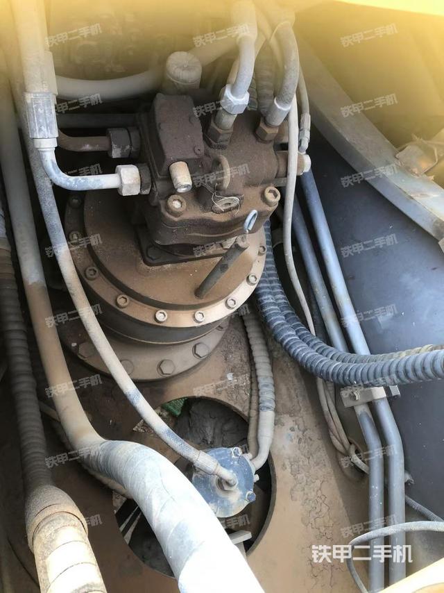 发动机室（上车部件）