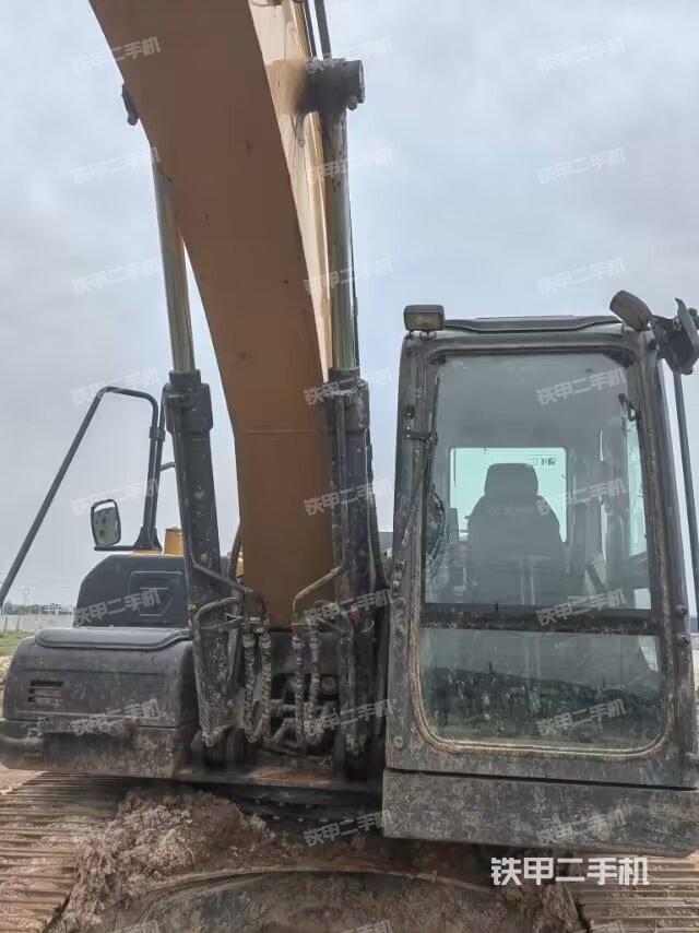 大臂油缸整體?豎拍（工作和回轉(zhuǎn)裝置）