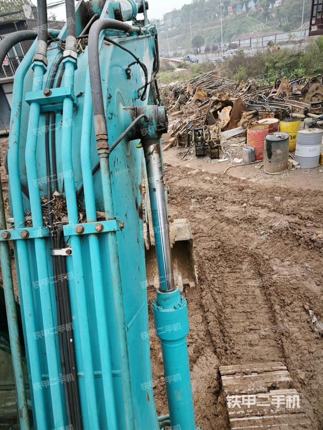 大臂背部俯視（工作和回轉(zhuǎn)裝置）