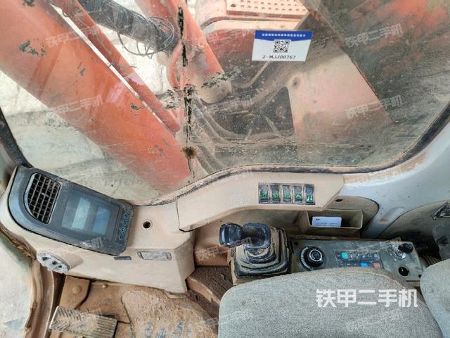 座椅右側(cè)控制臺/鑰匙門/油門/含右手柄(駕駛室部分) 座椅右側(cè)控制臺/鑰匙門/油門/含右手柄(駕駛室部分)