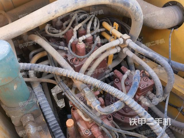 回轉(zhuǎn)馬達(dá)和主控閥(整機(jī)外觀) 回轉(zhuǎn)馬達(dá)和主控閥(整機(jī)外觀)