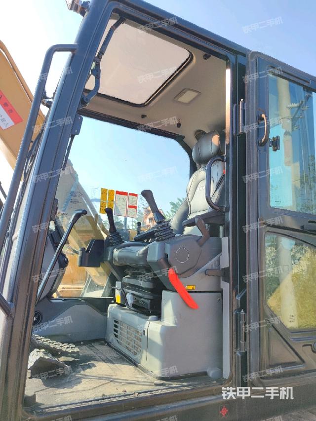 頂棚整體(駕駛室部分) 頂棚整體(駕駛室部分)