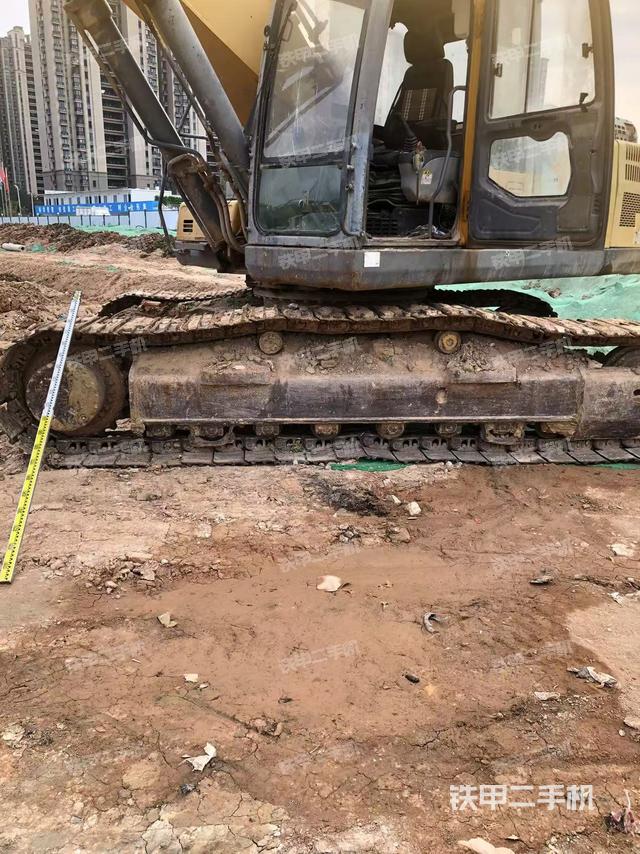 左侧履带整体 （行走机构）