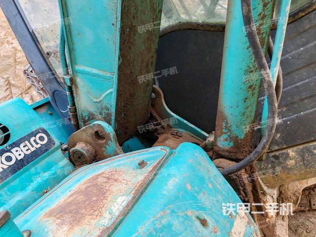 大臂根部?斜（工作和回轉(zhuǎn)裝置）