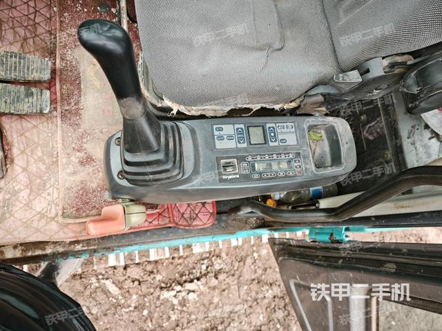 座椅左側(cè)控制臺(tái)/音響/含左手柄（駕駛室部分）