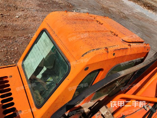 駕駛室頂部俯視(上車部件) 駕駛室頂部俯視(上車部件)