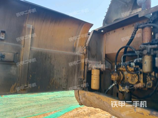 液壓泵斜45?左（大件艙室）