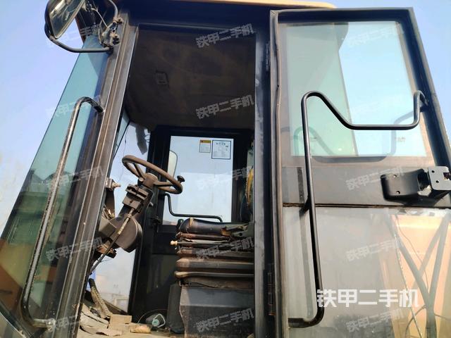 駕駛室正側(cè)（駕駛室部分）