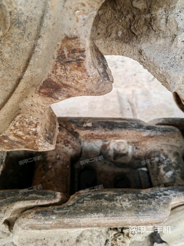 右驅(qū)動(dòng)輪（行走機(jī)構(gòu)）