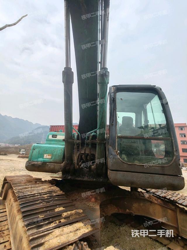 大臂油缸整體?豎拍(工作和回轉(zhuǎn)裝置) 大臂油缸整體?豎拍(工作和回轉(zhuǎn)裝置)