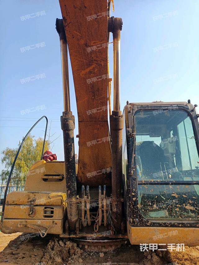 大臂油缸整體?豎拍（工作和回轉(zhuǎn)裝置）