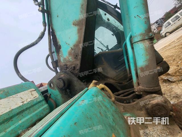 大臂根部?斜視(工作和回轉(zhuǎn)裝置) 大臂根部?斜視(工作和回轉(zhuǎn)裝置)