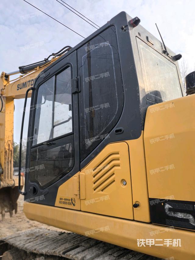 駕駛室左后45度(駕駛室部分) 駕駛室左后45度(駕駛室部分)