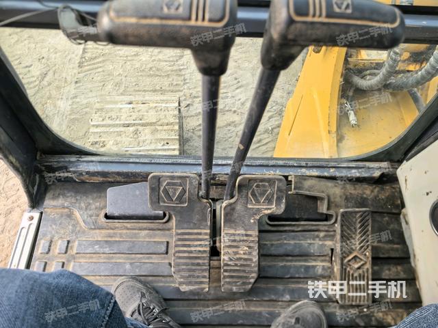 后窗玻璃角標(biāo)(駕駛室部分) 后窗玻璃角標(biāo)(駕駛室部分)