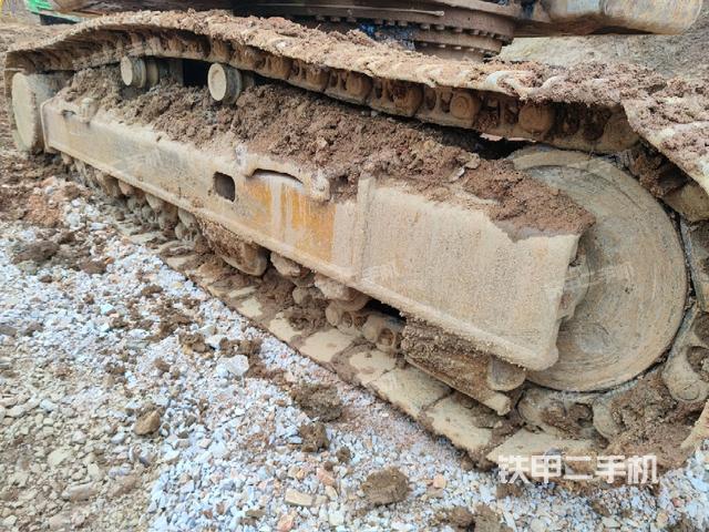 右侧履带整体(行走机构) 右侧履带整体(行走机构)