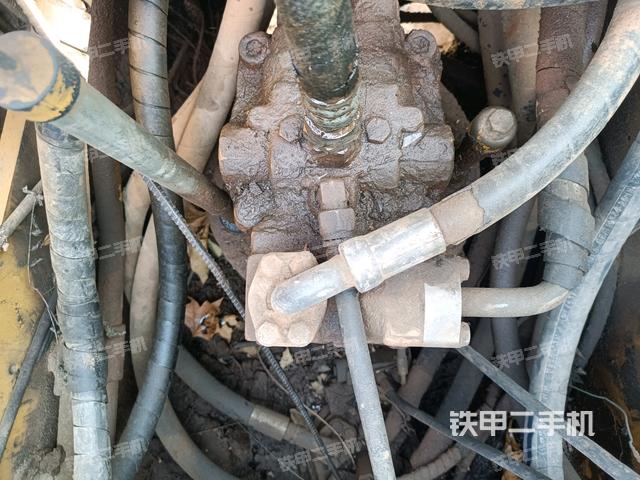 回轉(zhuǎn)馬達(dá)（上車部件）