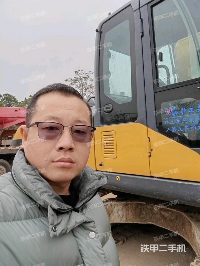 徐工XE200DA挖掘机的设备实拍-第1张实拍照片