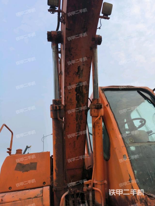 大臂油缸整體?豎拍（工作和回轉(zhuǎn)裝置）