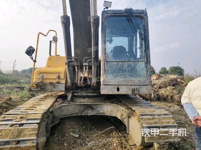 大臂油缸整體?豎拍（工作和回轉(zhuǎn)裝置）