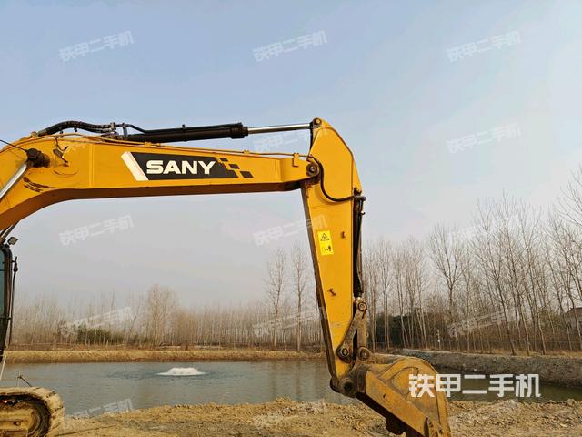 大臂油缸整體?豎拍(工作和回轉(zhuǎn)裝置) 大臂油缸整體?豎拍(工作和回轉(zhuǎn)裝置)