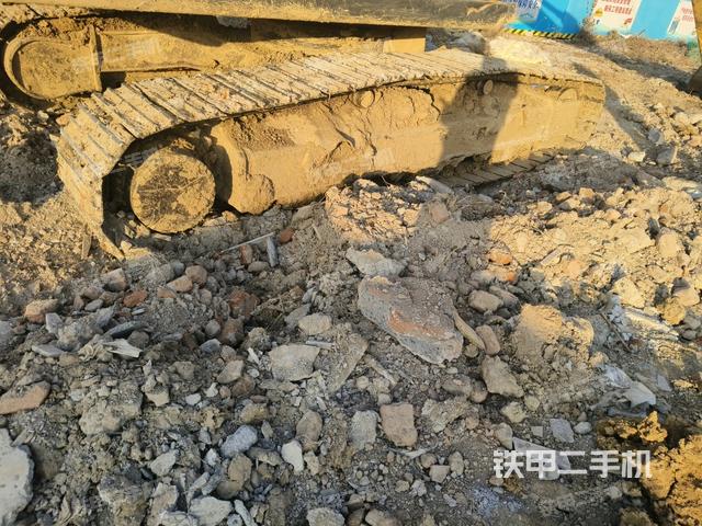 左側(cè)履帶整體?（行走機(jī)構(gòu)）