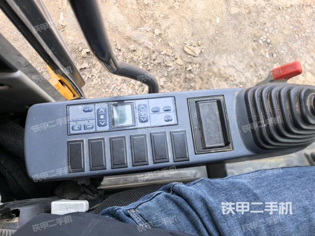 座椅左側(cè)控制臺(tái)/音響/含左手柄(駕駛室部分) 座椅左側(cè)控制臺(tái)/音響/含左手柄(駕駛室部分)